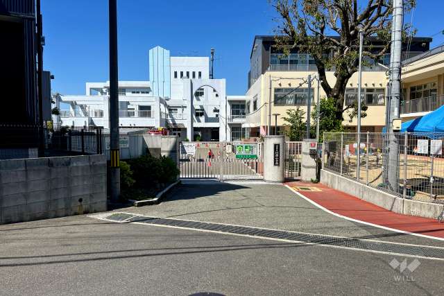 川西小学校