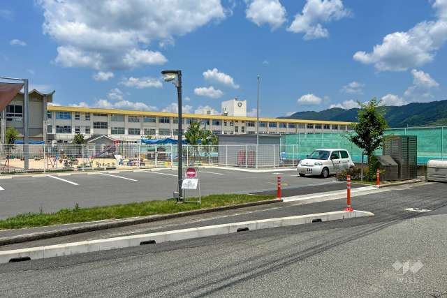 川西北小学校