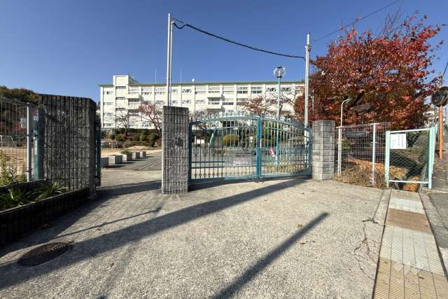 川西中学校