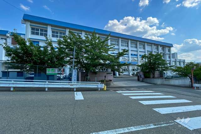 東谷中学校