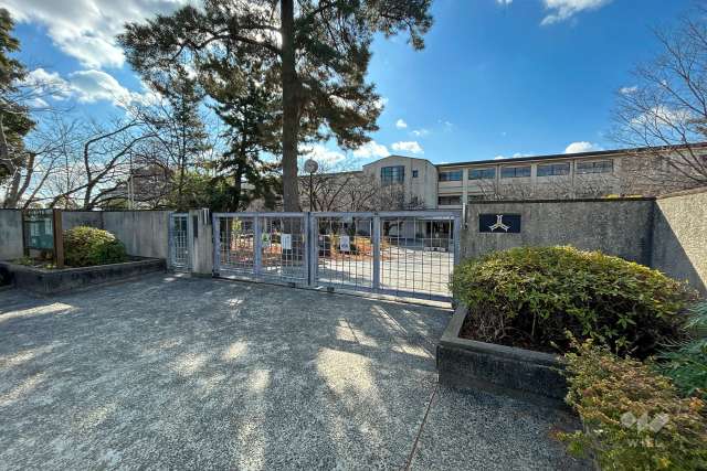 甲陵中学校