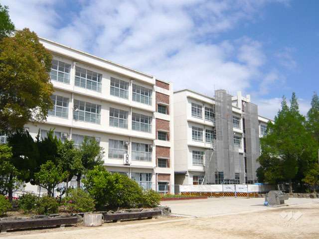 中央中学校