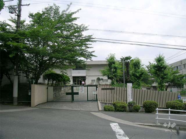 青山台中学校
