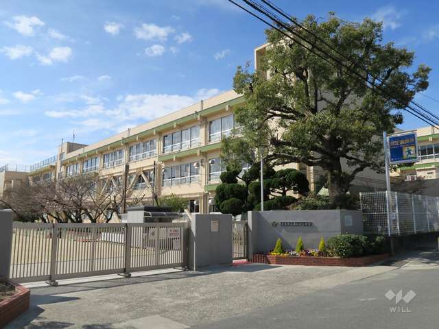 春日丘小学校