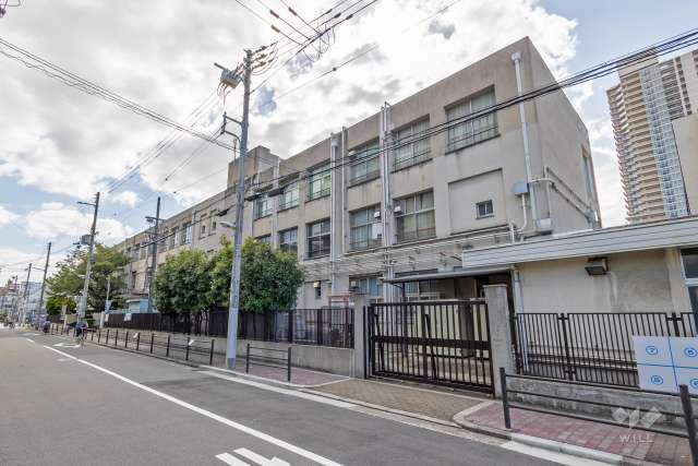 成育小学校