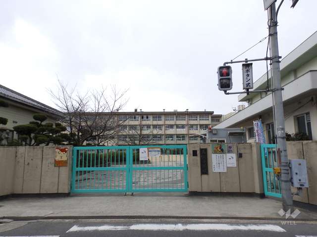 鳥飼小学校