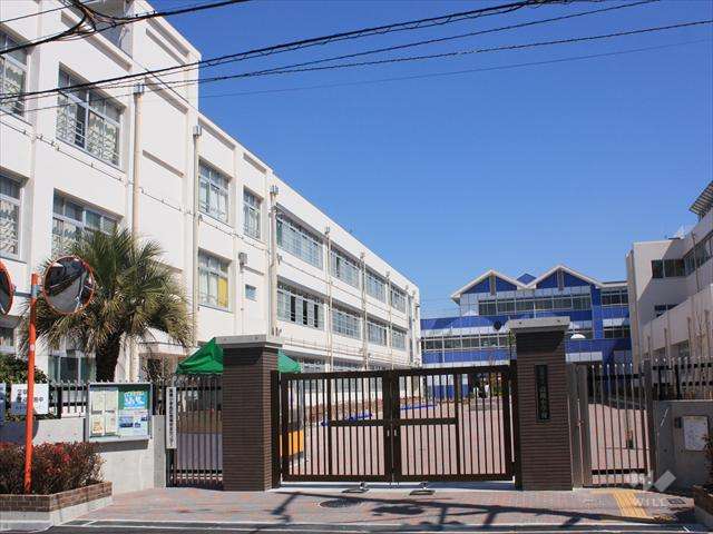 高槻小学校