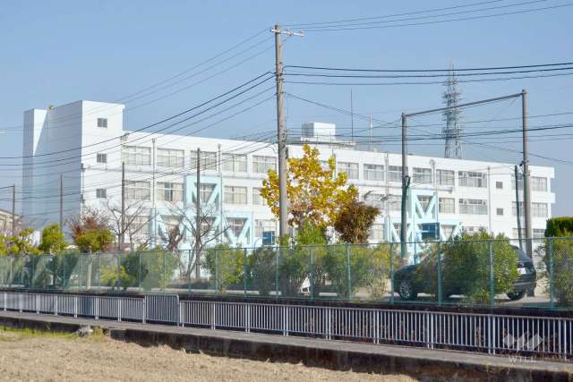上牧小学校