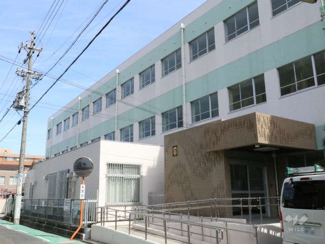 春岡小学校