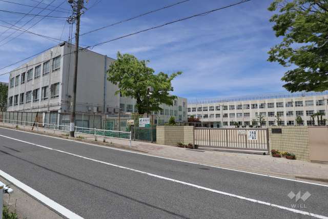 名東小学校