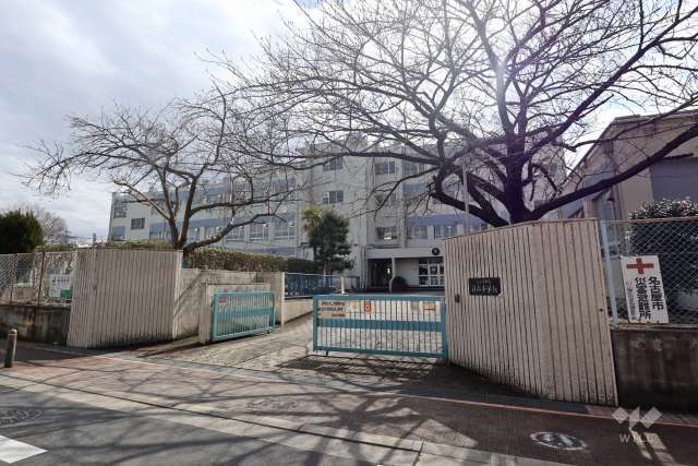引山小学校