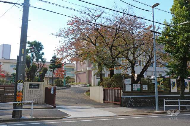 伊勢山中学校