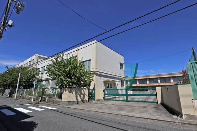 高田小学校