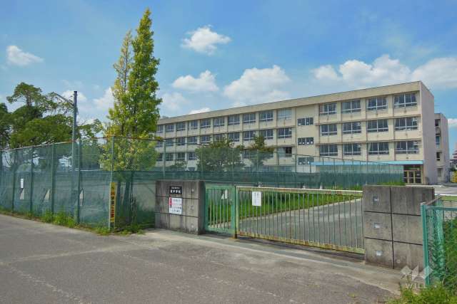 東中学校