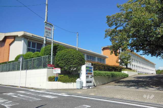 三郷小学校