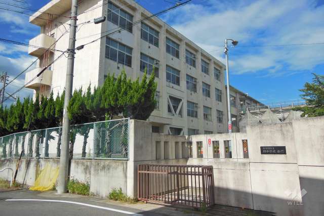 旭中学校