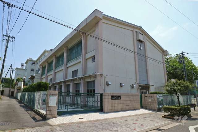 春日野小学校