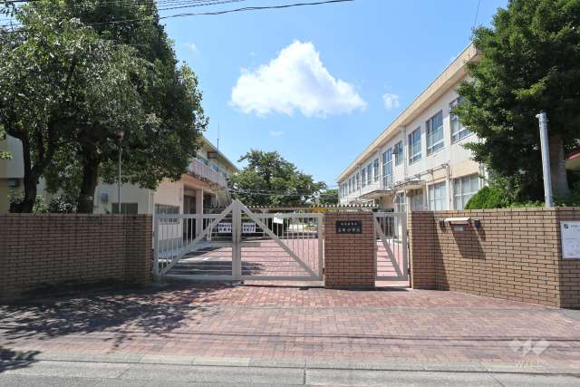 岩塚小学校