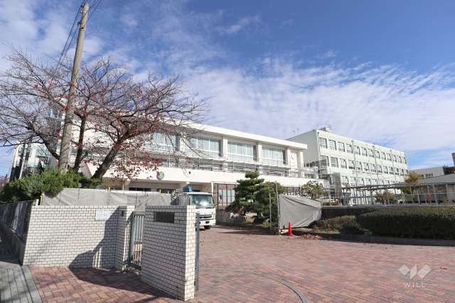 一柳中学校