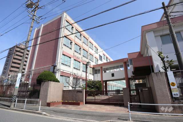 港西小学校