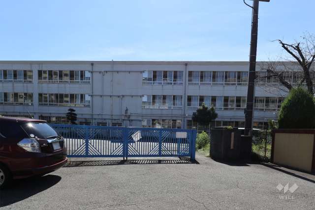 東部中学校