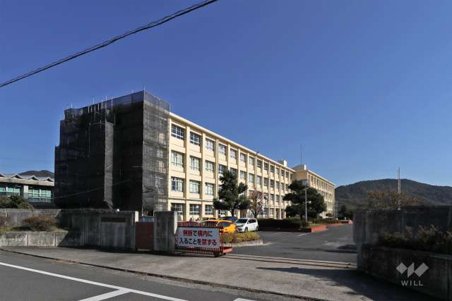 石尾台中学校