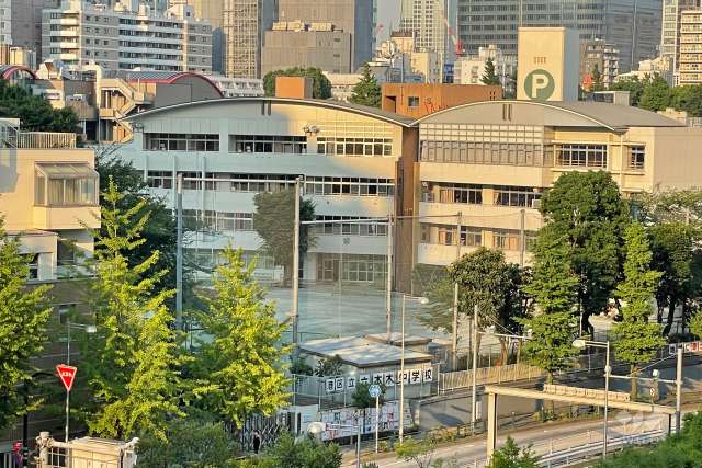 六本木中学校
