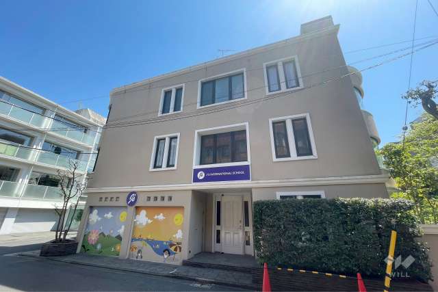 J’S　INTERNATIONAL SCHOOL