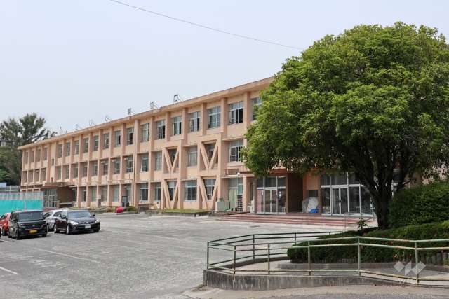 南山中学校