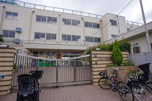 弦巻小学校