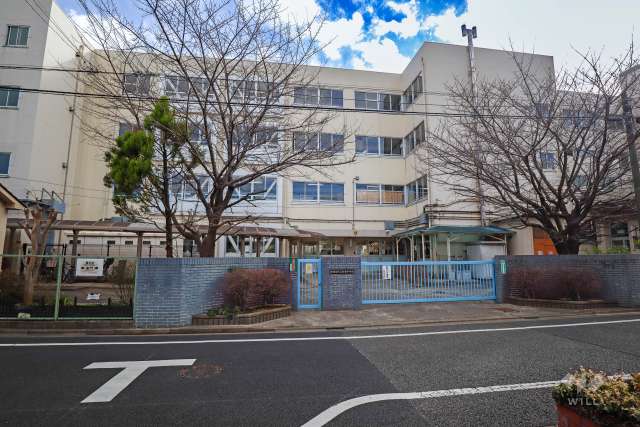 弦巻中学校