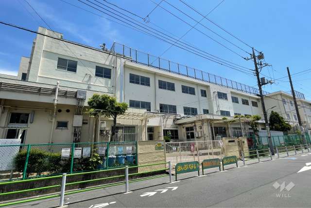 徳持小学校