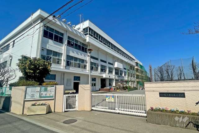 朝日東小学校