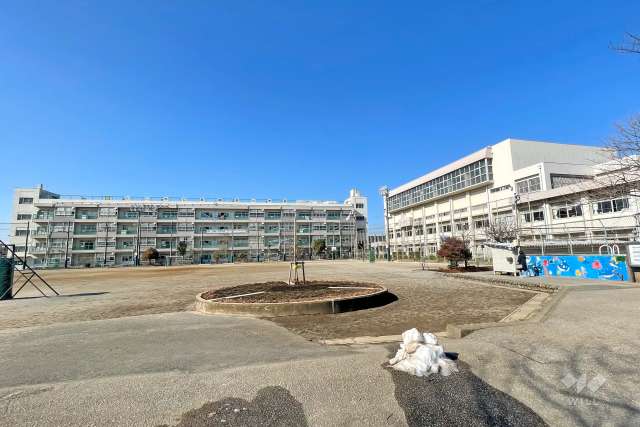 新郷東小学校