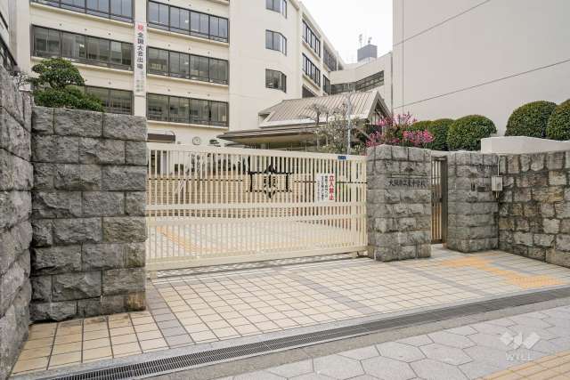 東中学校