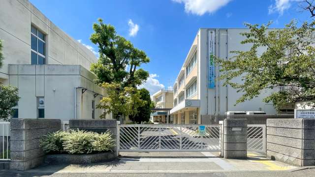 日吉中学校