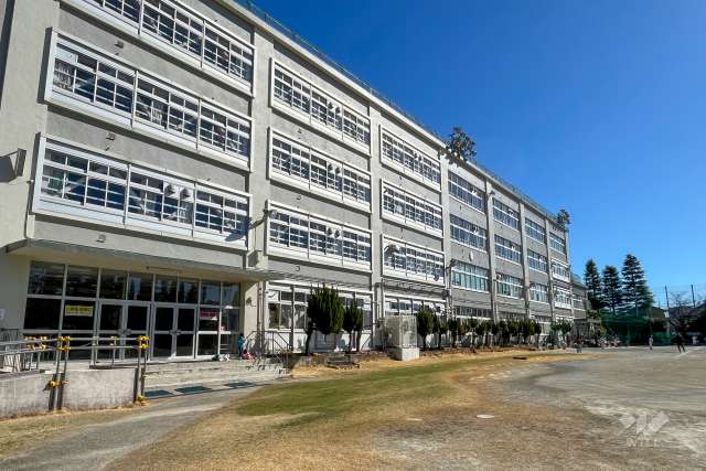 向陽中学校