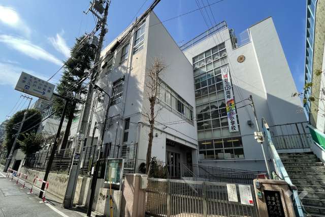 津久戸小学校