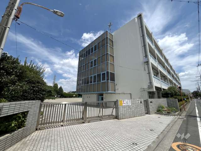 第三中学校