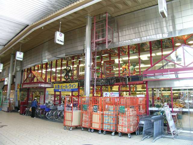 ライフ 岡町店