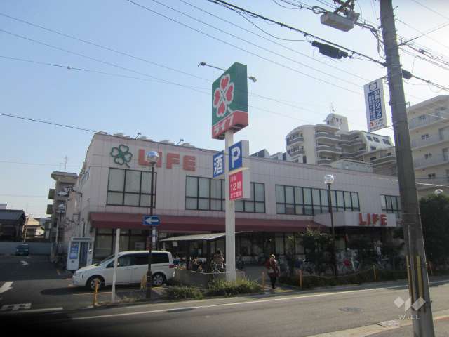 ライフ 歌島店