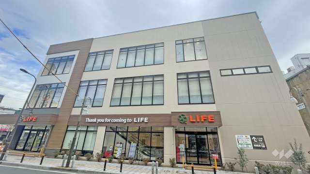 ライフ 梅島駅前店