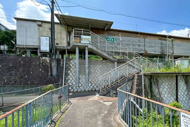 能勢電鉄妙見線「笹部」駅の外観