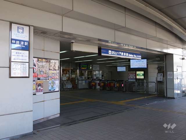 大阪モノレール線「摂津」駅の外観