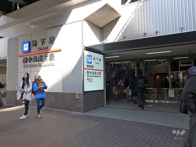 大阪メトロ御堂筋線「西中島南方」駅の外観