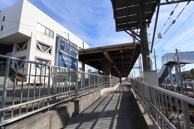 名鉄築港線「東名古屋港」駅の外観