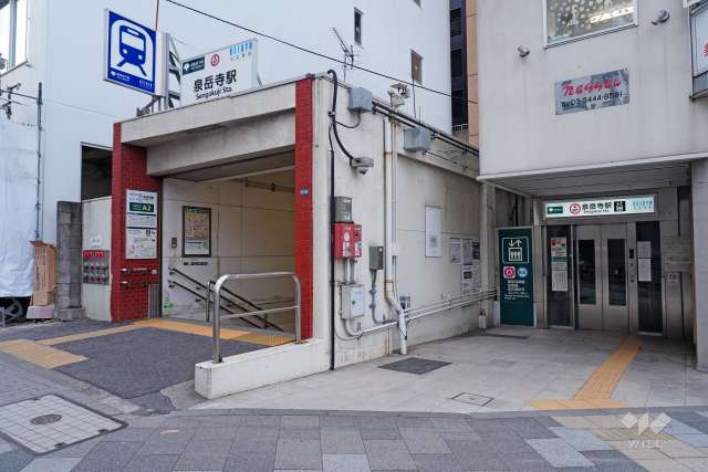 都営浅草線「泉岳寺」駅の外観