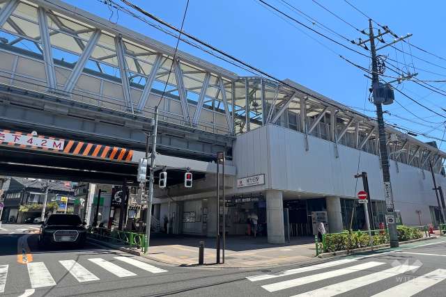 東急大井町線「緑が丘」駅の外観