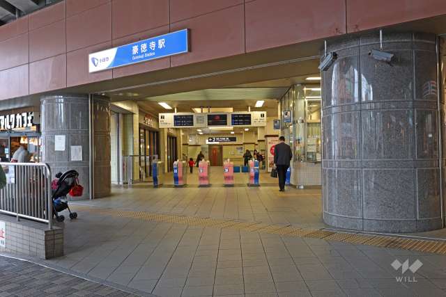 小田急小田原線「豪徳寺」駅の外観