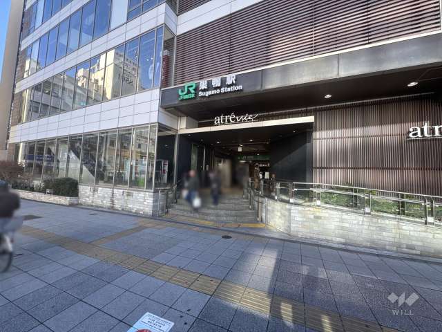 JR山手線「巣鴨」駅の外観